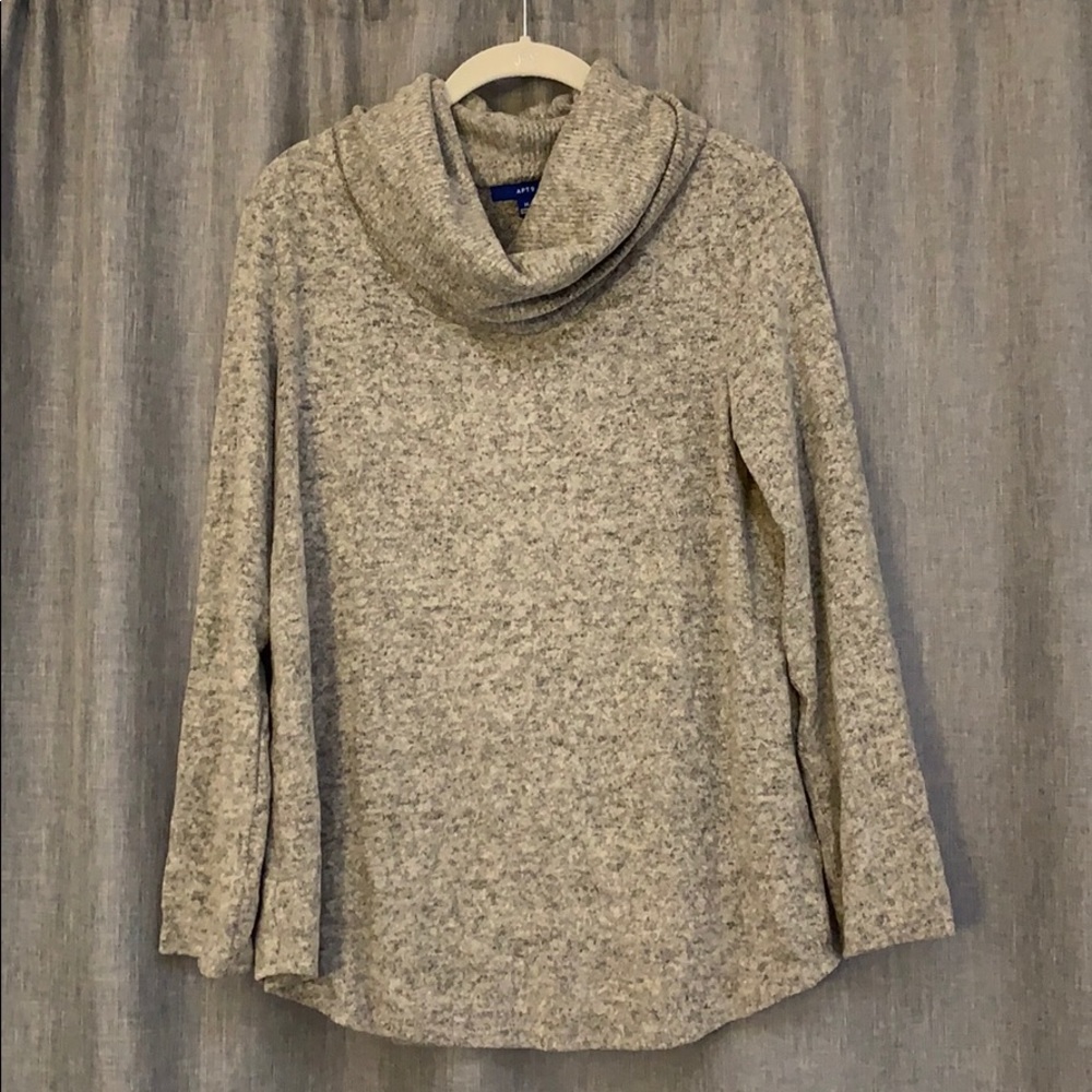 Long sleeve gray turtleneck